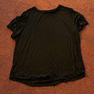 Black shirt. From Old Navy. Only worn twice.